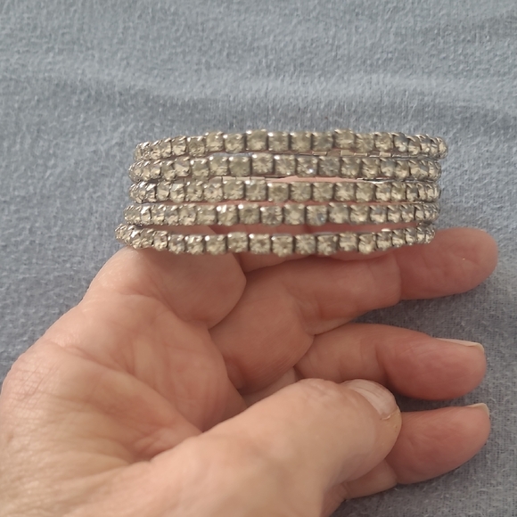 Jewelry - Continuous Loop Flexible Silver Crystal/Rhinestone Bracelet